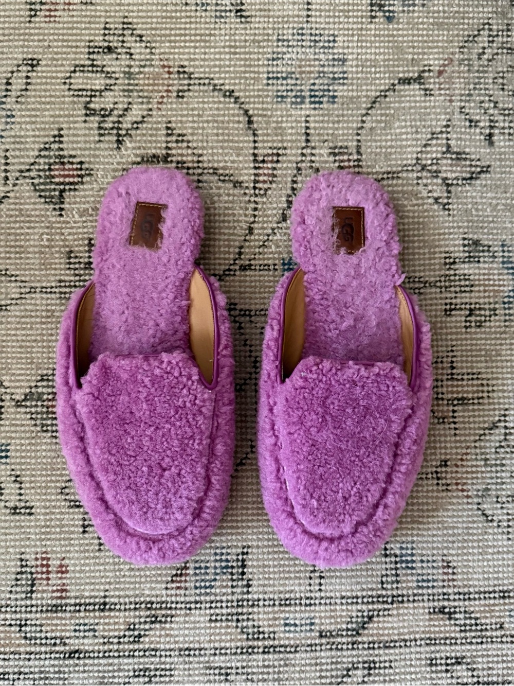 Ugg Slippers Women’s Size 8